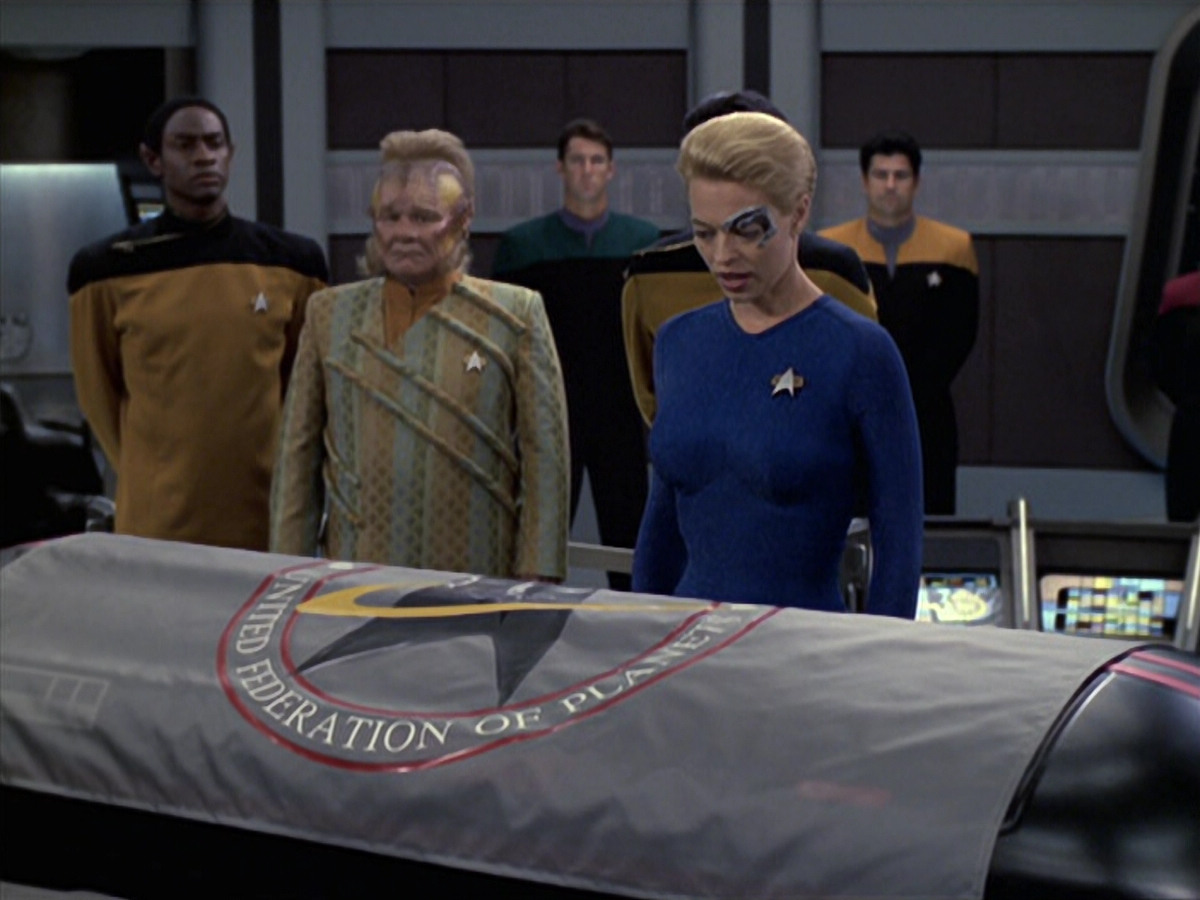 extant_StarTrek_VOY_6x08-OneSmallStep_03564.jpg