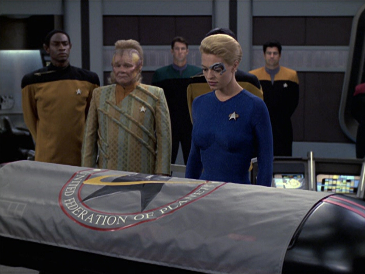 extant_StarTrek_VOY_6x08-OneSmallStep_03567.jpg
