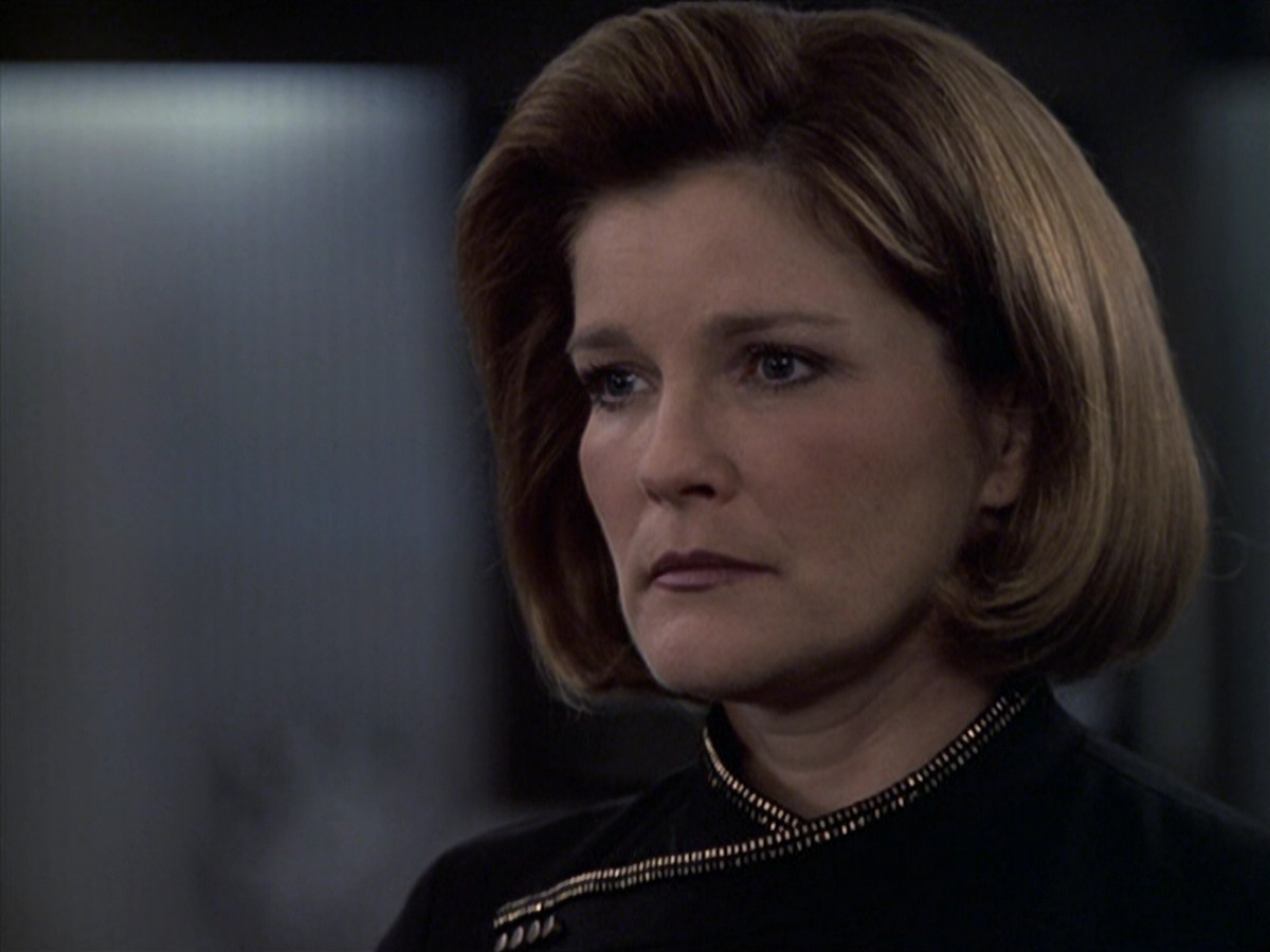extant_StarTrek_VOY_6x08-OneSmallStep_03575.jpg