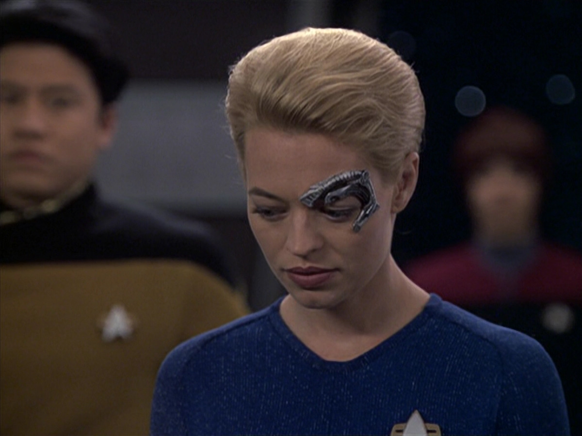 extant_StarTrek_VOY_6x08-OneSmallStep_03595.jpg