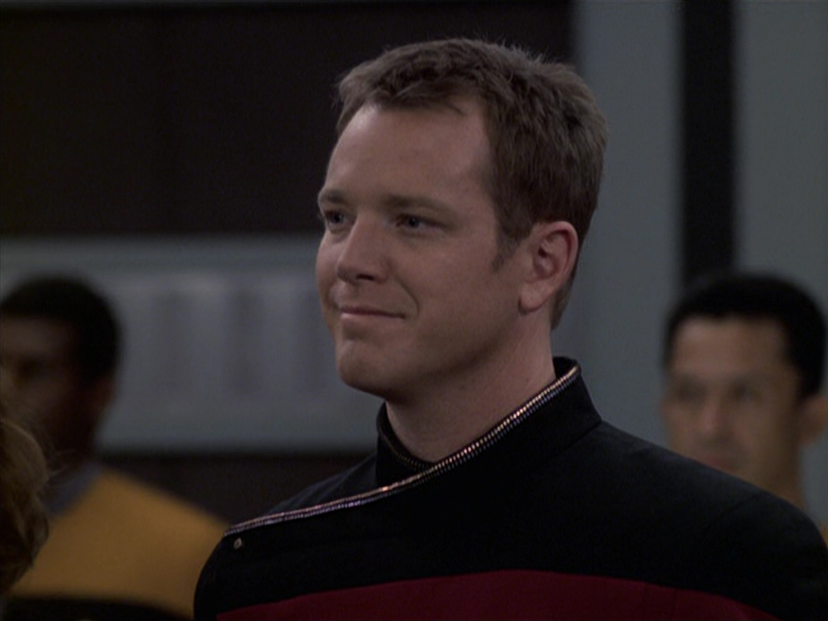 extant_StarTrek_VOY_6x08-OneSmallStep_03601.jpg
