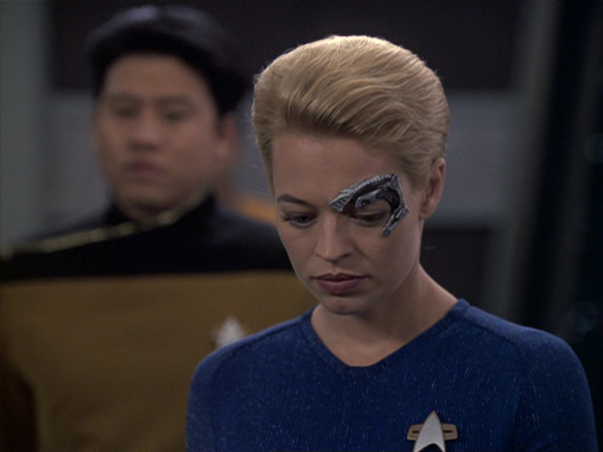extant_StarTrek_VOY_6x08-OneSmallStep_03603.jpg