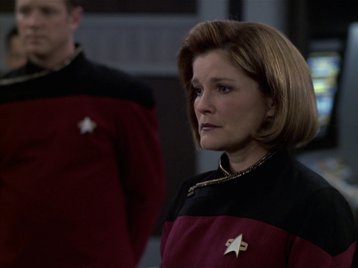 extant_StarTrek_VOY_6x08-OneSmallStep_03606.jpg