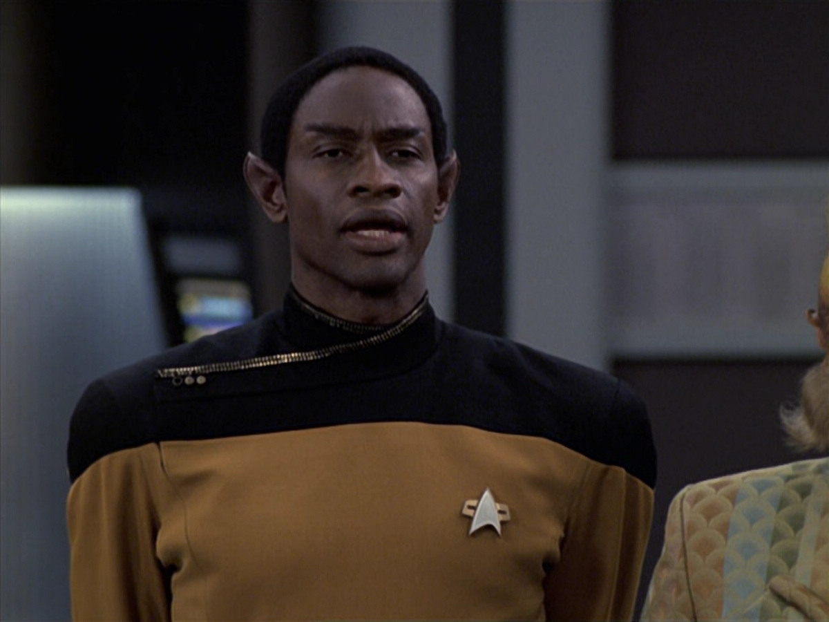 extant_StarTrek_VOY_6x08-OneSmallStep_03610.jpg