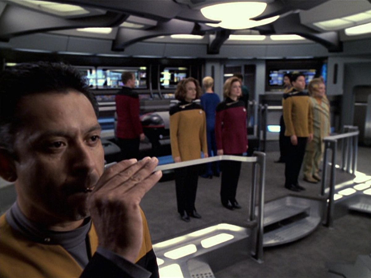 extant_StarTrek_VOY_6x08-OneSmallStep_03624.jpg