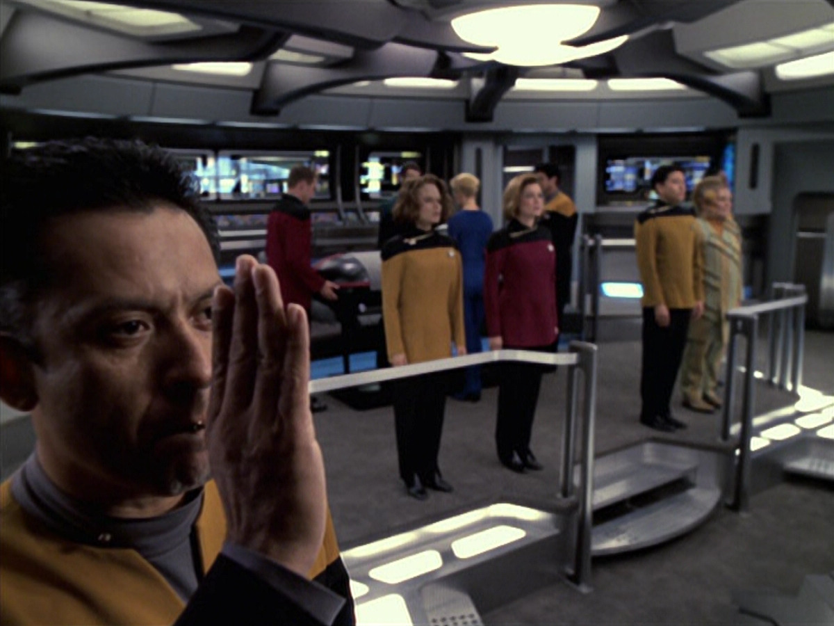 extant_StarTrek_VOY_6x08-OneSmallStep_03626.jpg