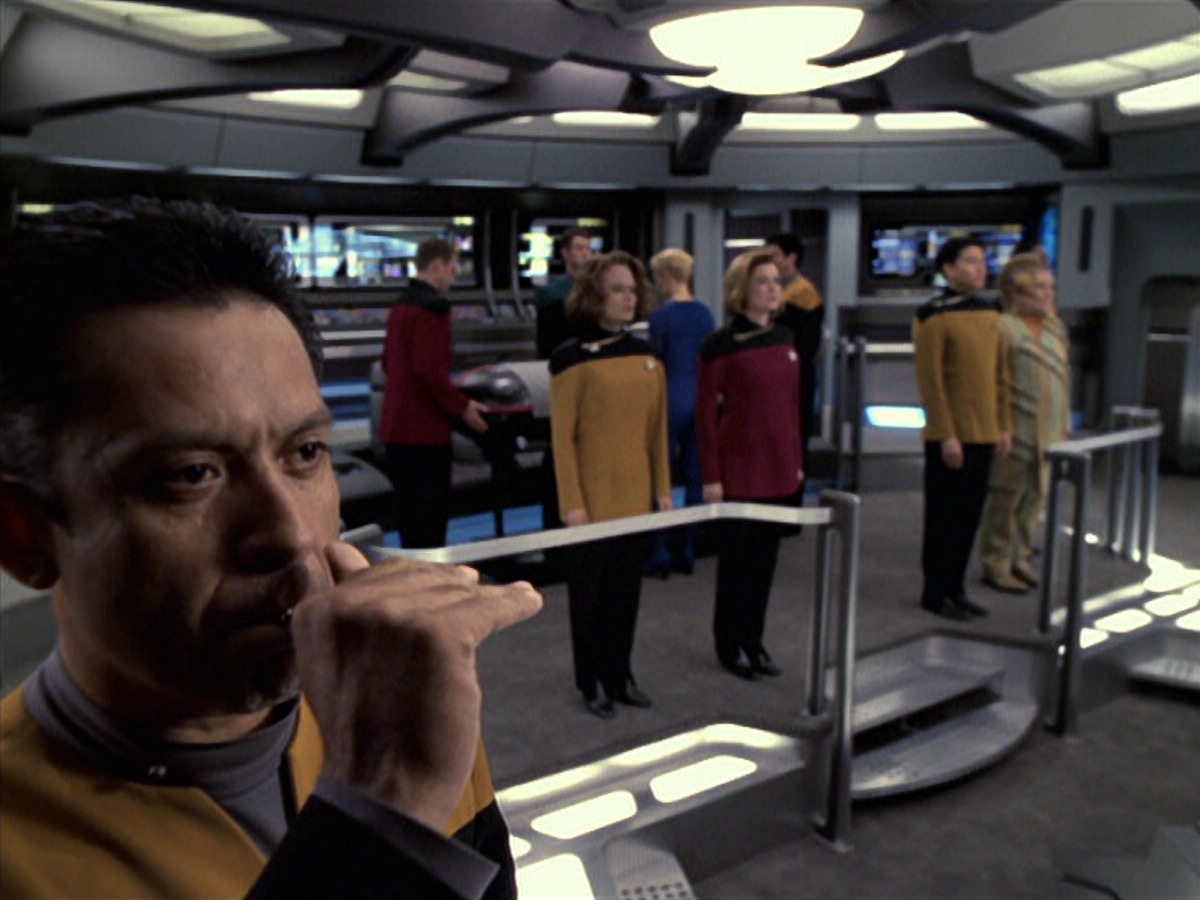 extant_StarTrek_VOY_6x08-OneSmallStep_03627.jpg