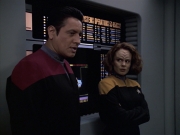 extant_StarTrek_VOY_6x08-OneSmallStep_00885.jpg