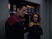 extant_StarTrek_VOY_6x08-OneSmallStep_00886.jpg