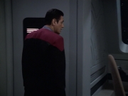 extant_StarTrek_VOY_6x08-OneSmallStep_00890.jpg