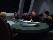 extant_StarTrek_VOY_6x08-OneSmallStep_00908.jpg