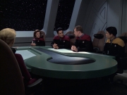 extant_StarTrek_VOY_6x08-OneSmallStep_00910.jpg