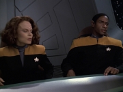 extant_StarTrek_VOY_6x08-OneSmallStep_00916.jpg