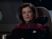 extant_StarTrek_VOY_6x08-OneSmallStep_00935.jpg