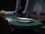 extant_StarTrek_VOY_6x08-OneSmallStep_00977.jpg