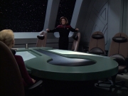 extant_StarTrek_VOY_6x08-OneSmallStep_00978.jpg