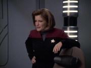 extant_StarTrek_VOY_6x08-OneSmallStep_00991.jpg