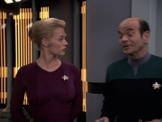 extant_StarTrek_VOY_6x08-OneSmallStep_01265.jpg