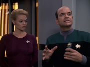 extant_StarTrek_VOY_6x08-OneSmallStep_01281.jpg
