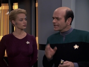 extant_StarTrek_VOY_6x08-OneSmallStep_01284.jpg