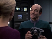 extant_StarTrek_VOY_6x08-OneSmallStep_01311.jpg