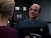extant_StarTrek_VOY_6x08-OneSmallStep_01312.jpg