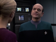 extant_StarTrek_VOY_6x08-OneSmallStep_01330.jpg