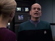 extant_StarTrek_VOY_6x08-OneSmallStep_01331.jpg
