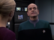 extant_StarTrek_VOY_6x08-OneSmallStep_01334.jpg