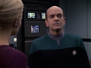 extant_StarTrek_VOY_6x08-OneSmallStep_01342.jpg