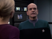 extant_StarTrek_VOY_6x08-OneSmallStep_01347.jpg