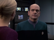 extant_StarTrek_VOY_6x08-OneSmallStep_01352.jpg