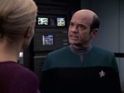extant_StarTrek_VOY_6x08-OneSmallStep_01358.jpg