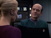 extant_StarTrek_VOY_6x08-OneSmallStep_01366.jpg