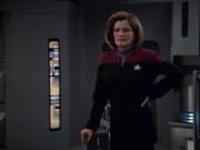 extant_StarTrek_VOY_6x08-OneSmallStep_01501.jpg