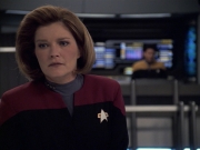 extant_StarTrek_VOY_6x08-OneSmallStep_01542.jpg
