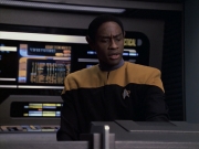 extant_StarTrek_VOY_6x08-OneSmallStep_01554.jpg