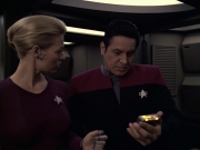 extant_StarTrek_VOY_6x08-OneSmallStep_01638.jpg