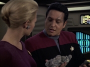 extant_StarTrek_VOY_6x08-OneSmallStep_01656.jpg