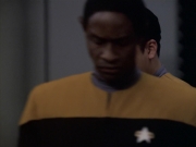 extant_StarTrek_VOY_6x08-OneSmallStep_02318.jpg