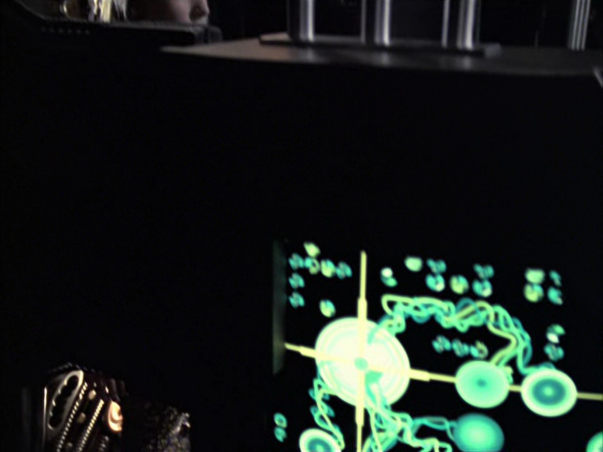 extant_StarTrek_VOY_6x09-TheVoyagerConspiracy_00007.jpg