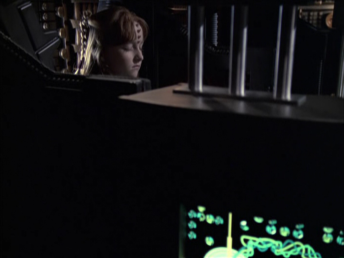 extant_StarTrek_VOY_6x09-TheVoyagerConspiracy_00008.jpg