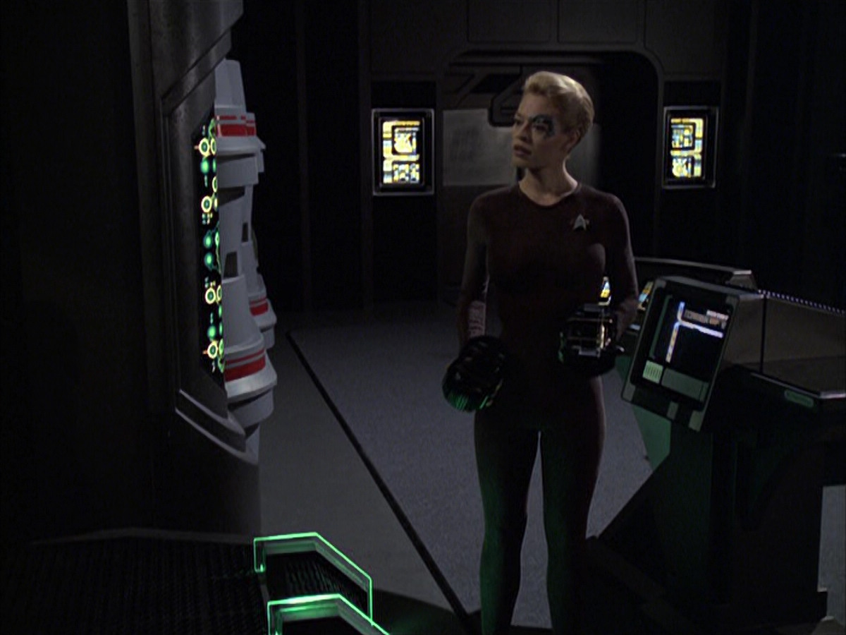 extant_StarTrek_VOY_6x09-TheVoyagerConspiracy_00015.jpg