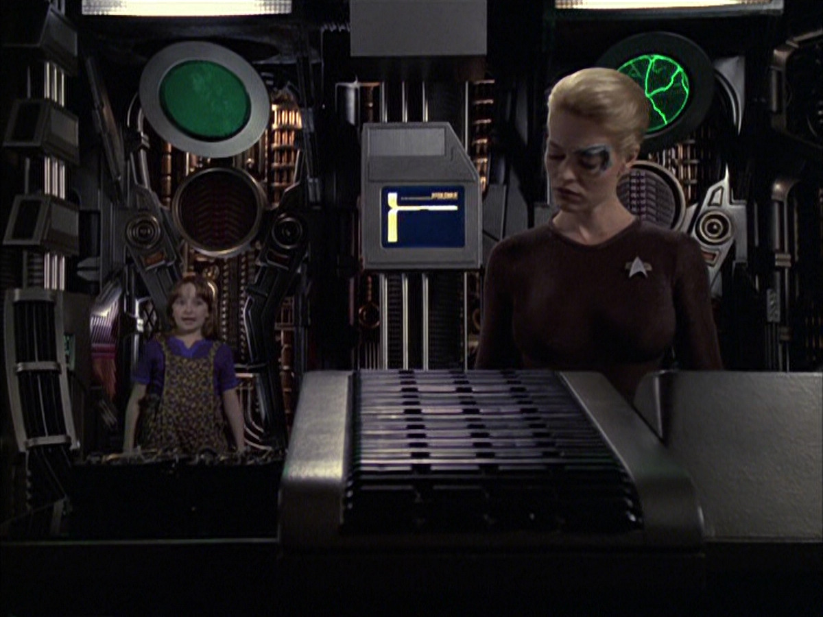 extant_StarTrek_VOY_6x09-TheVoyagerConspiracy_00026.jpg