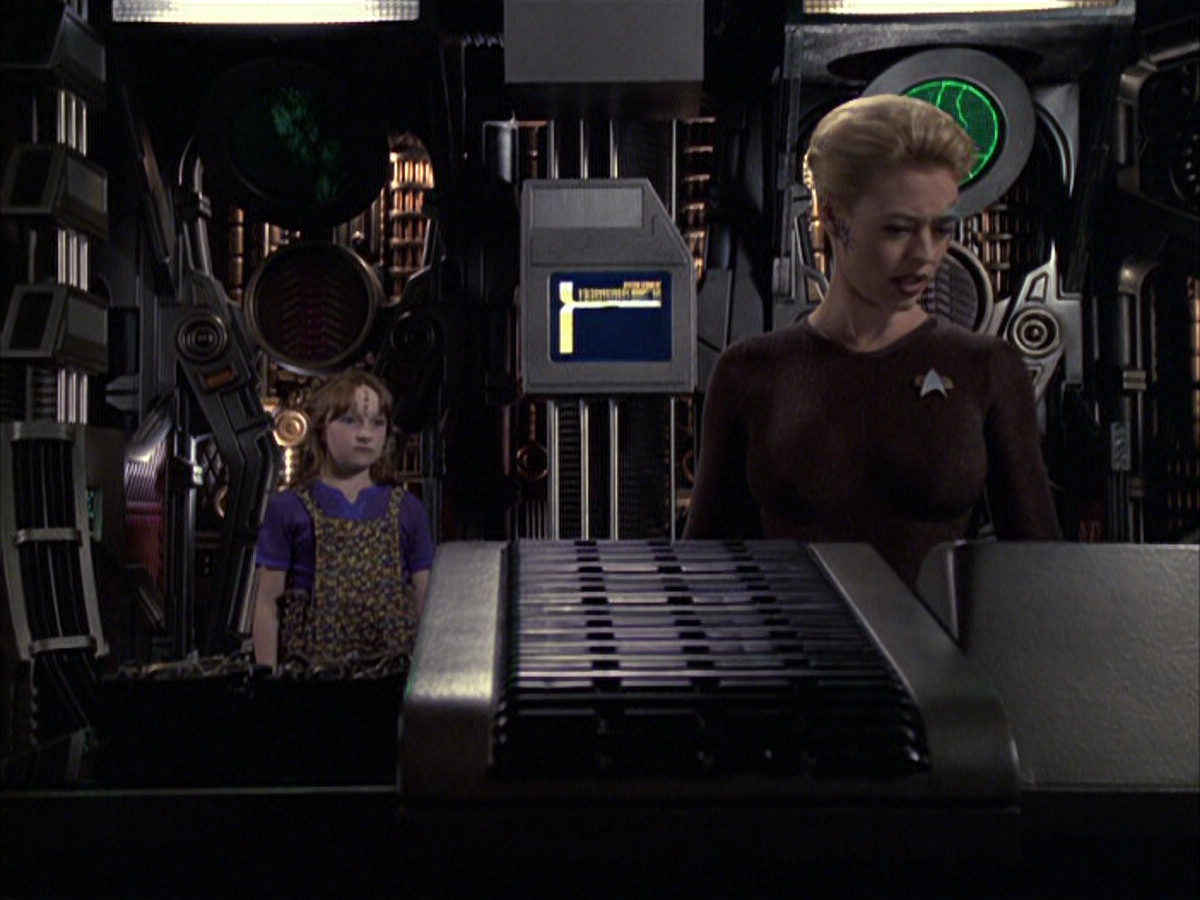 extant_StarTrek_VOY_6x09-TheVoyagerConspiracy_00031.jpg