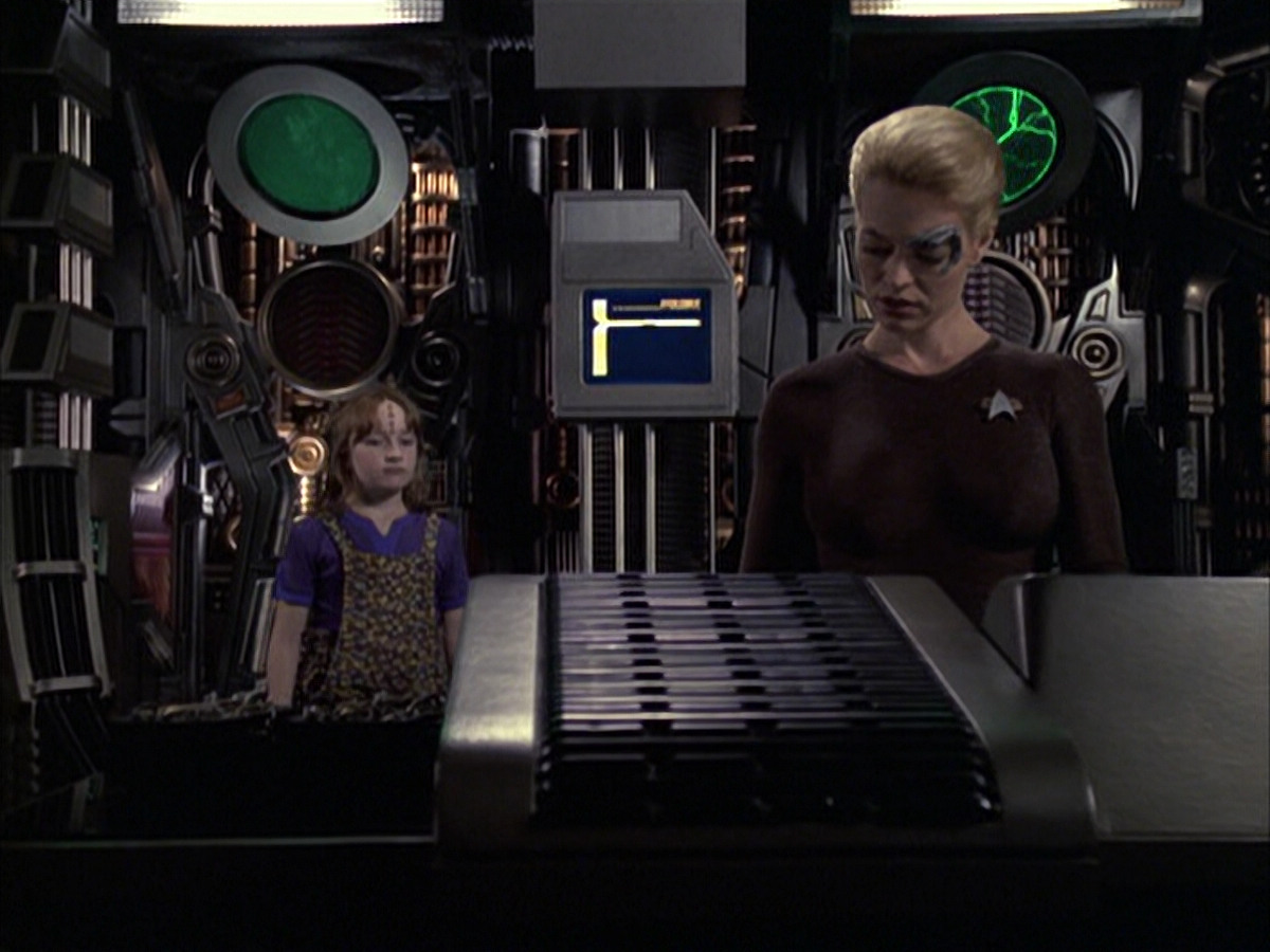extant_StarTrek_VOY_6x09-TheVoyagerConspiracy_00036.jpg