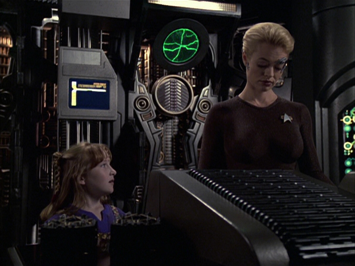 extant_StarTrek_VOY_6x09-TheVoyagerConspiracy_00047.jpg