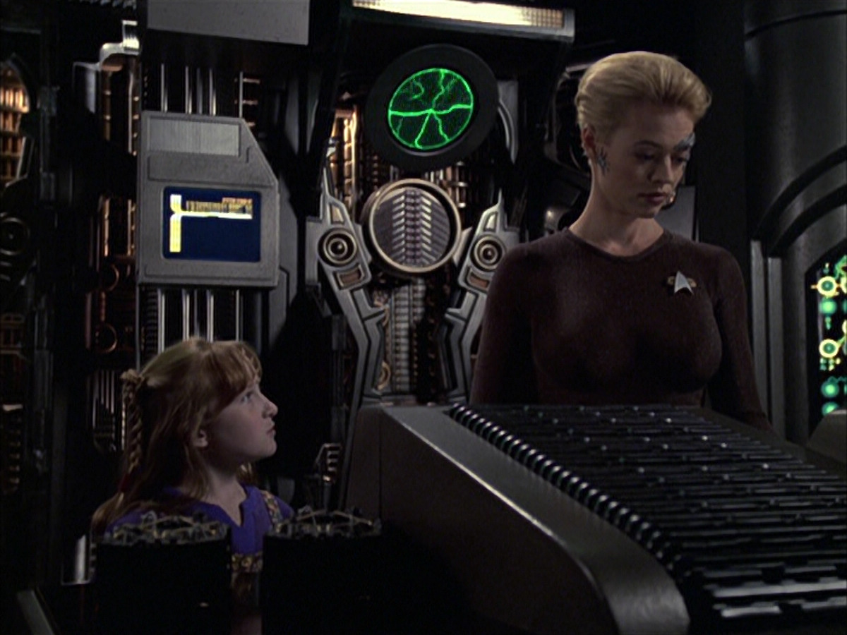 extant_StarTrek_VOY_6x09-TheVoyagerConspiracy_00048.jpg