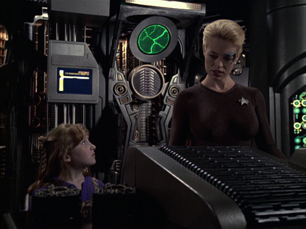 extant_StarTrek_VOY_6x09-TheVoyagerConspiracy_00056.jpg