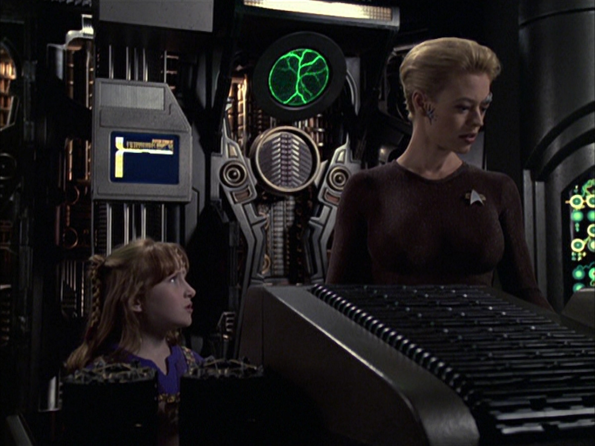 extant_StarTrek_VOY_6x09-TheVoyagerConspiracy_00062.jpg